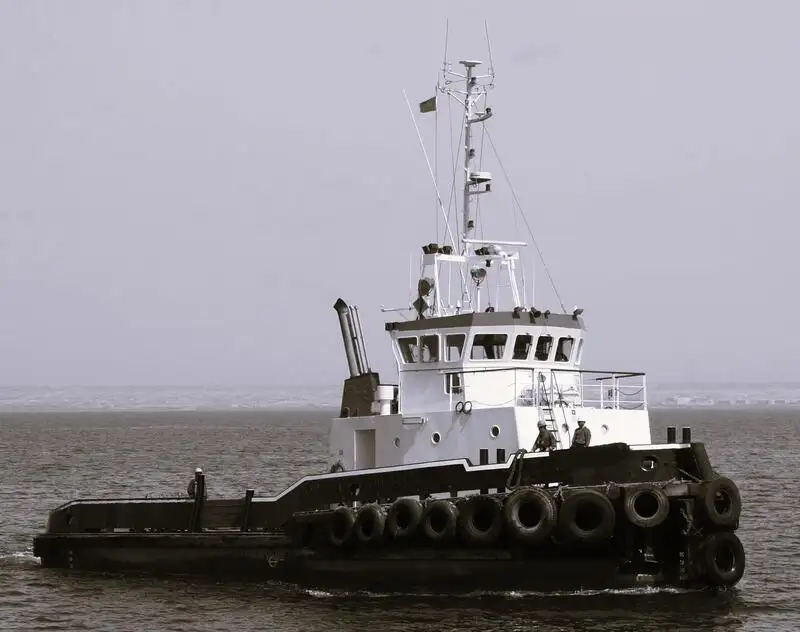 Tàu kéo để bán