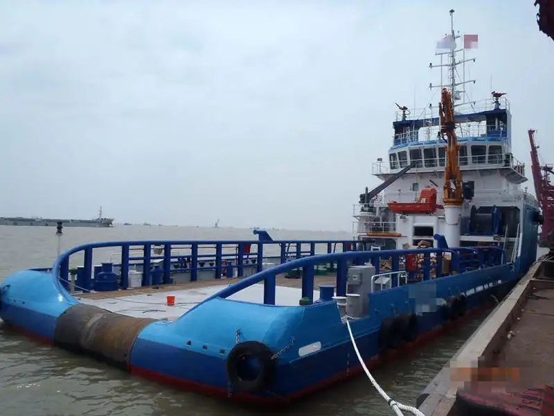 Tàu kéo để bán