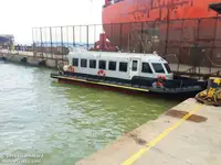 Tàu kéo để bán