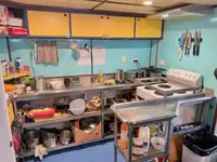 Tàu kéo lưới để bán