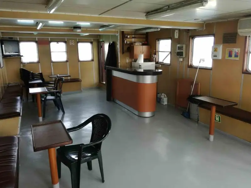 Tàu đổ bộ, chở hàng để bán