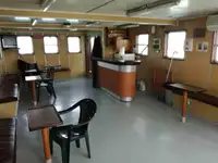 Tàu đổ bộ, chở hàng để bán