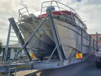 Tàu chở khách để bán