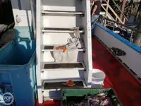 Tàu phà để bán