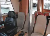 Tàu dẫn đường để bán