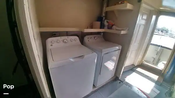 Tàu kéo lưới để bán