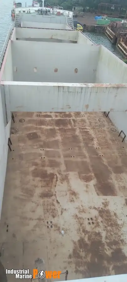 Tàu container để bán