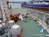 Tàu kéo lưới để bán