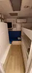 Tàu chở thủy thủ đoàn để bán
