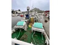 Tàu phà để bán