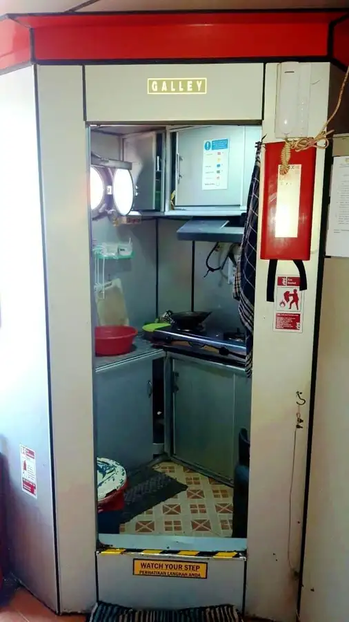 Tàu kéo để bán