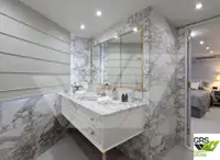 Tàu du lịch để bán