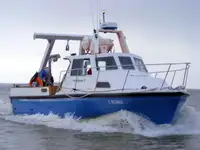 Tàu đánh cá để bán