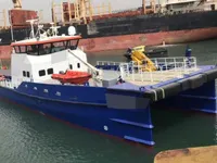 Tàu chở thủy thủ đoàn để bán