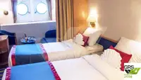 Tàu du lịch để bán