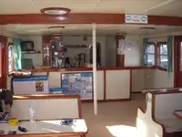 Tàu du lịch để bán