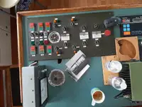 Tàu kéo lưới để bán