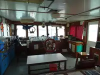 Tàu kéo để bán