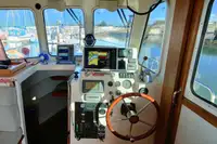 Tàu làm việc để bán