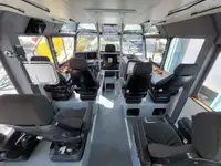 Tàu dẫn đường để bán