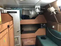 Tàu kéo lưới để bán