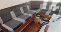 Tàu phà để bán