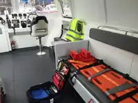 Tàu cứu hộ để bán