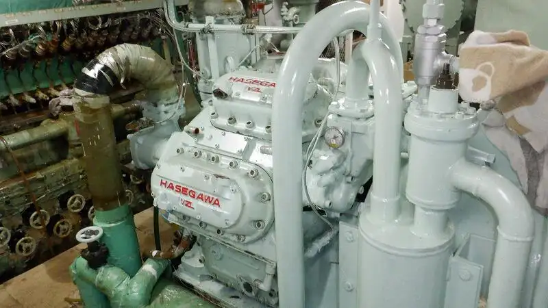 Tàu câu dài để bán