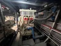 Tàu chở thủy thủ đoàn để bán