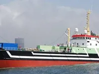 Tàu kéo lưới để bán