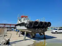 Tàu chở thủy thủ đoàn để bán