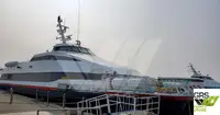 Tàu du lịch để bán