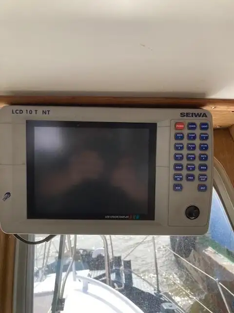 Tàu làm việc để bán
