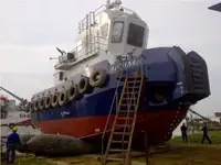 Tàu kéo để bán