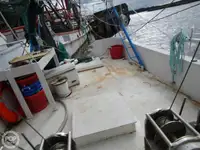 Tàu kéo lưới để bán