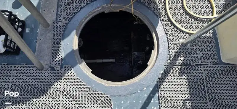 Tàu hỗ trợ lặn để bán