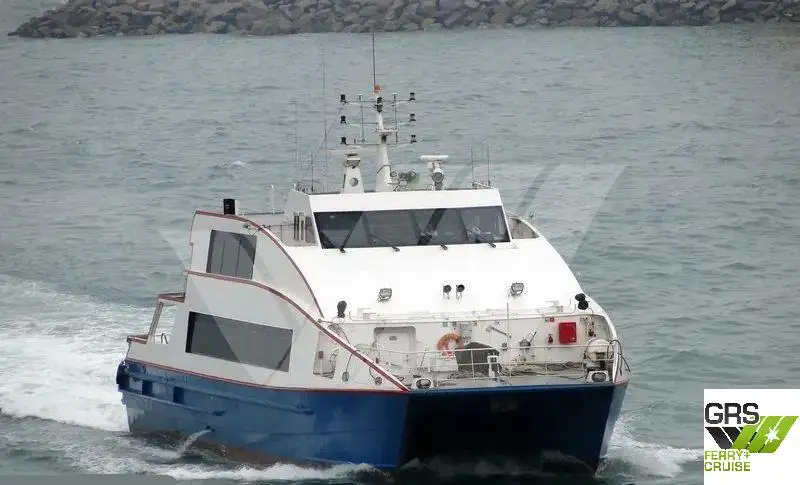 Tàu chở khách để bán