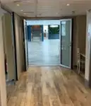 Tàu chở khách và hàng hóa để bán