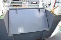 Tàu container để bán