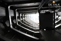 Tàu chở thủy thủ đoàn để bán