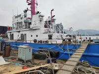 Tàu kéo để bán
