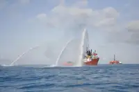 Tàu kéo để bán