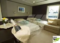 Tàu du lịch để bán