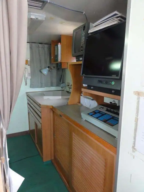 Tàu cung cấp để bán