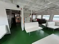 Tàu chở khách để bán