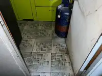 Tàu kéo để bán