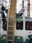 Tàu kéo để bán
