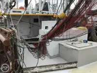 Tàu kéo lưới để bán