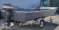 Tàu làm việc để bán