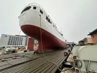 Tàu kéo lưới để bán